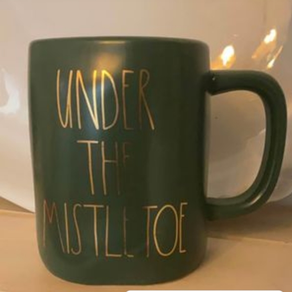 Set of 3 Rae Dunn Christmas holiday mugs - Picture 3 of 4